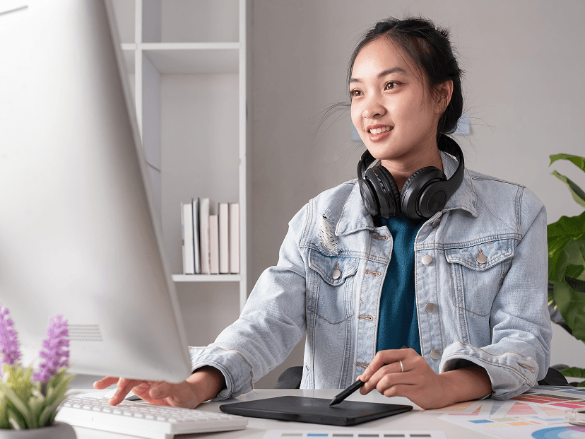 Photographer selling photos online with SendOwl