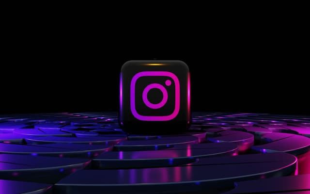 How to sell digital products on Instagram